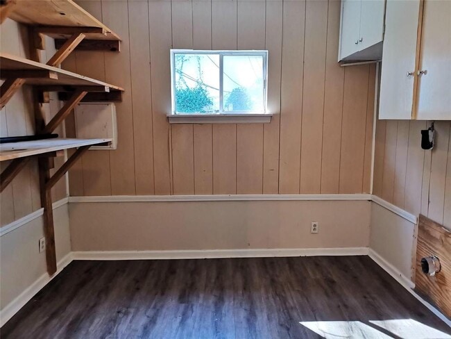 Building Photo - 5405 Huisache St