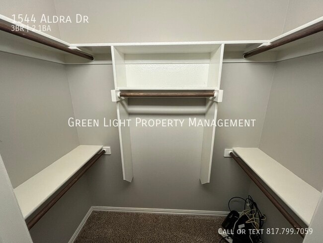 Building Photo - 1544 Aldra Dr