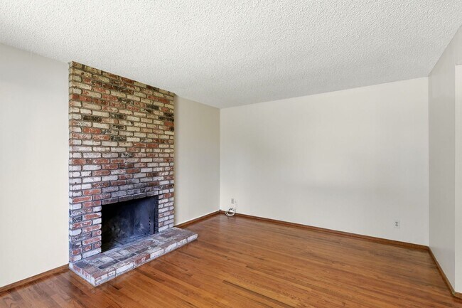 Building Photo - 5880 Taormino Ave