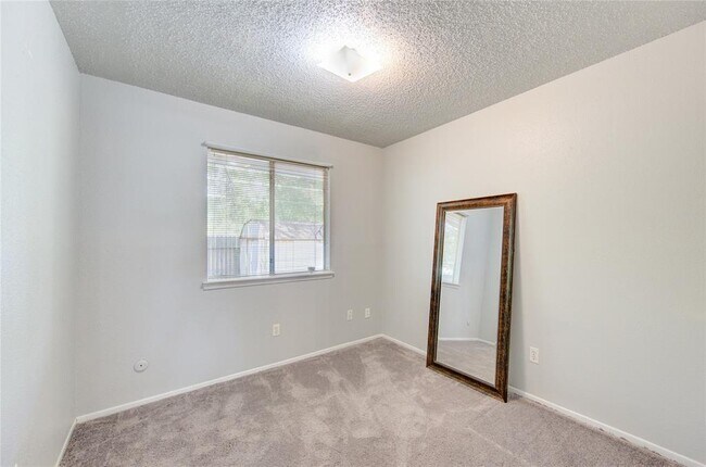 Building Photo - 23419 Summer Pine Dr