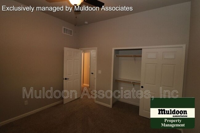 Building Photo - 1207 W De La Vista Ct