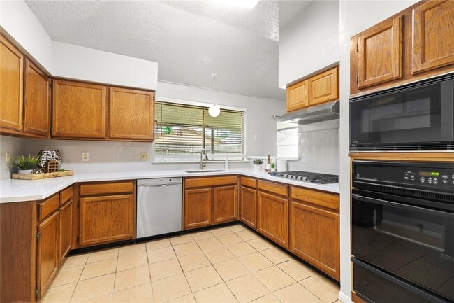 Building Photo - 8118 Vista Del Sol Dr