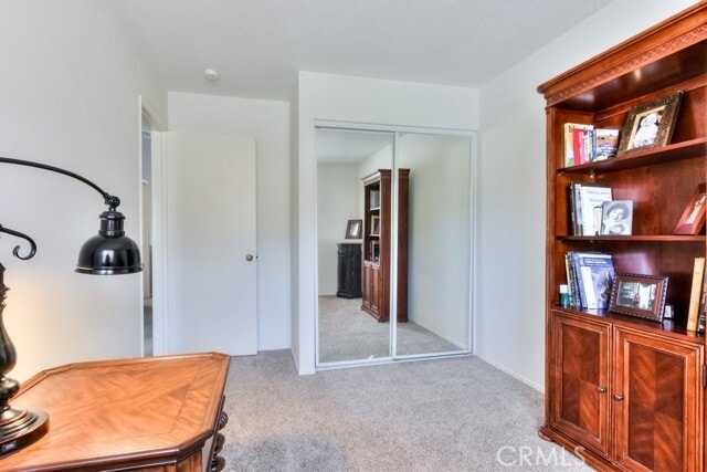 Building Photo - 6053 E Hackamore Ln