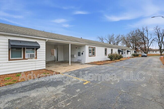 Building Photo - 1015 N Scott Ave