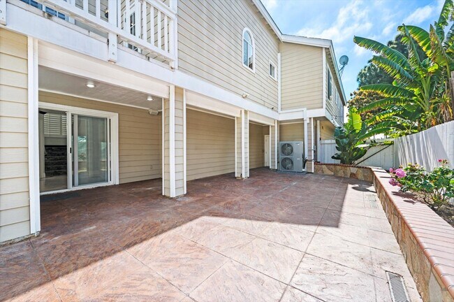 Building Photo - 2547 Orange Ave