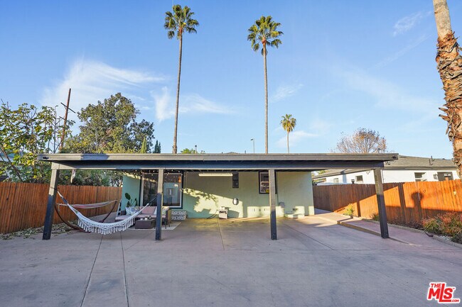 Building Photo - 14828 Saticoy St