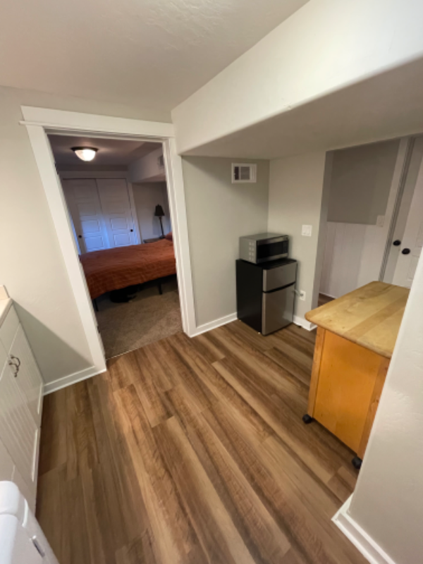 Building Photo - Spacious and Upgraded, Pet Friendly 4 Bed,...