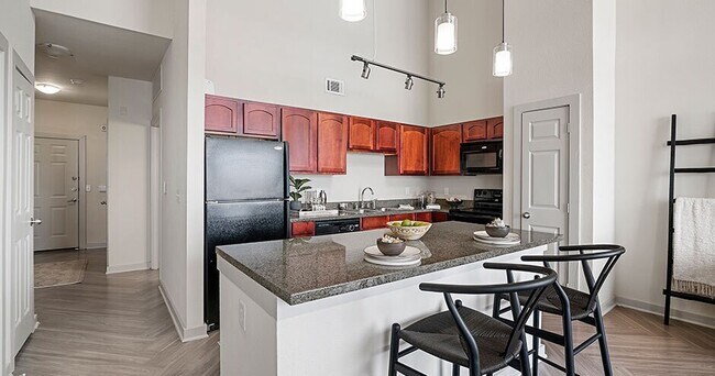 Building Photo - Stylish Comfort + 1 Month FREE!