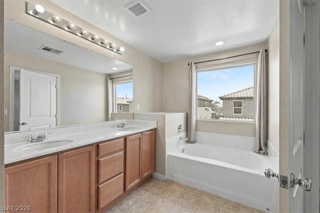 Building Photo - 9912 Blue Villa Ct