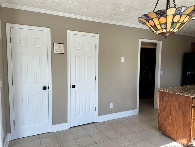 Building Photo - 6521 Ryefield Dr