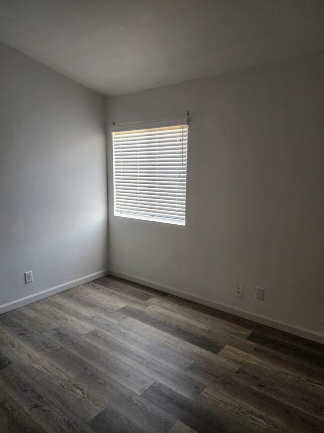 Building Photo - 2341 Langhorn St