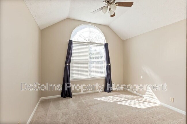 Building Photo - 236 Burgandy Hill Rd