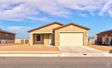 Building Photo - BEAUTIFUL HORIZON HOME