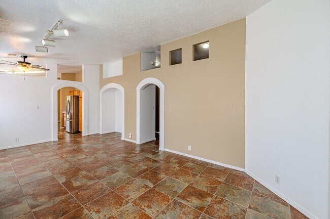 Building Photo - 4720 Shepherd Ct NE