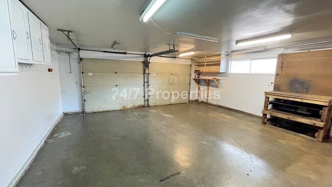 Building Photo - Charming 3 BD | 2 BA House with Large Back...