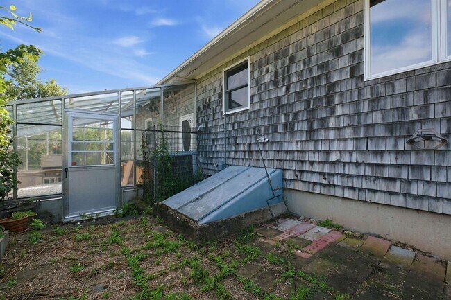Building Photo - 44 Suncook Valley Rd