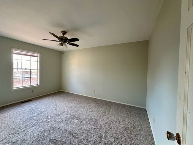 Building Photo - Come take a look at this house on the West side of Russellville.