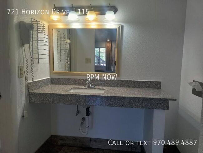 Building Photo - 721 Horizon Dr