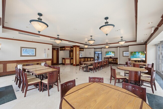 Building Photo - 9595 Collins Ave