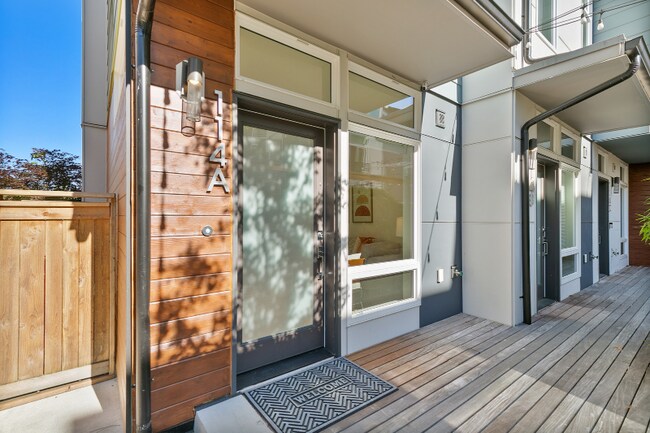 Building Photo - 114A 20th Ave