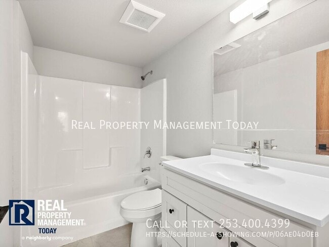 Building Photo - 7843 Pacific Ave