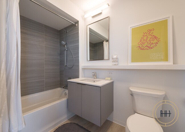 Building Photo - 2210 N WASHTENAW Ave