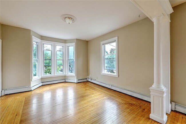 Building Photo - 35 Hammond St