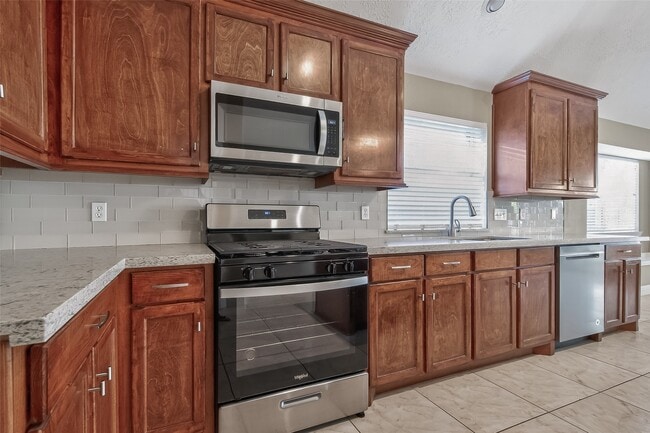 Building Photo - 20126 Black Canyon Dr