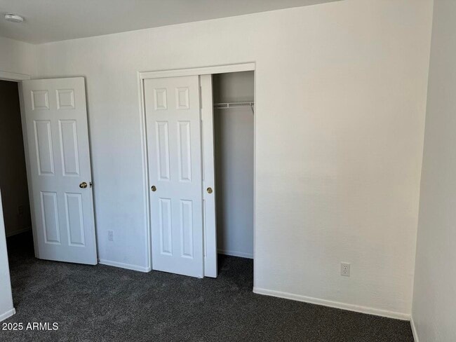 Building Photo - 10520 W Mohave St