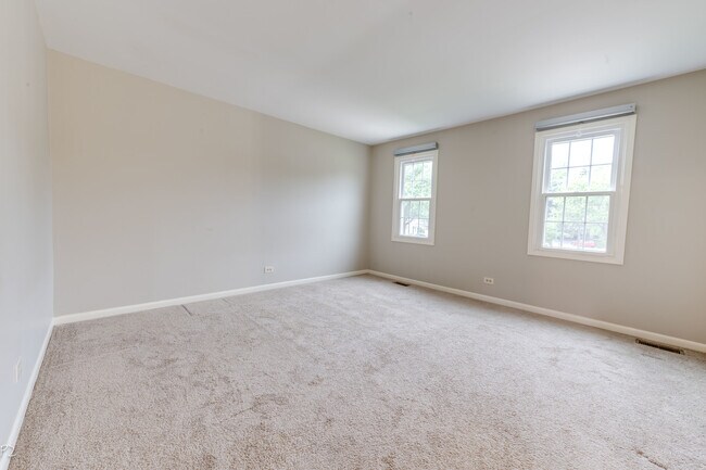 Building Photo - 5S735 Park Meadow Dr