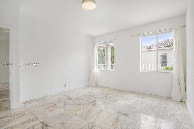 Building Photo - 1126 Golden Cane Dr