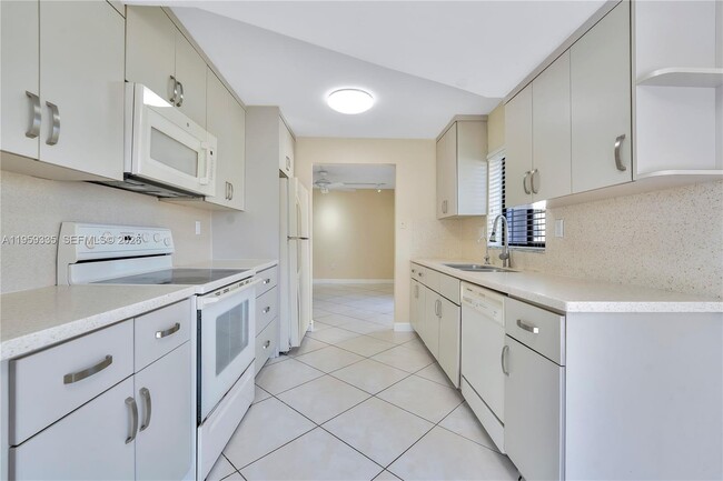 Building Photo - 1301 SW 124th Ct