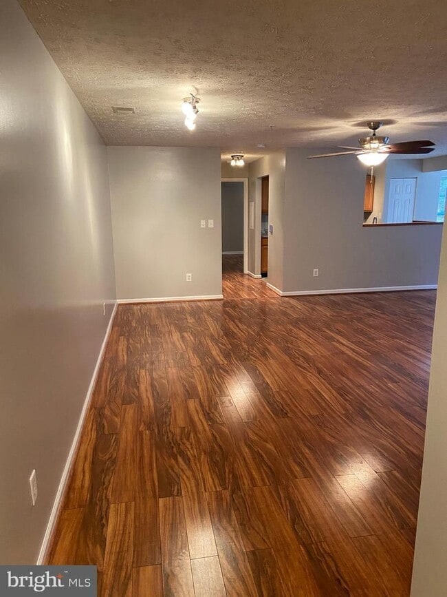 Building Photo - Ground Level Condo in Piney Orchard
