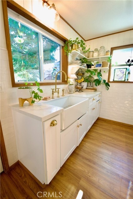 Building Photo - 832 Community Dr