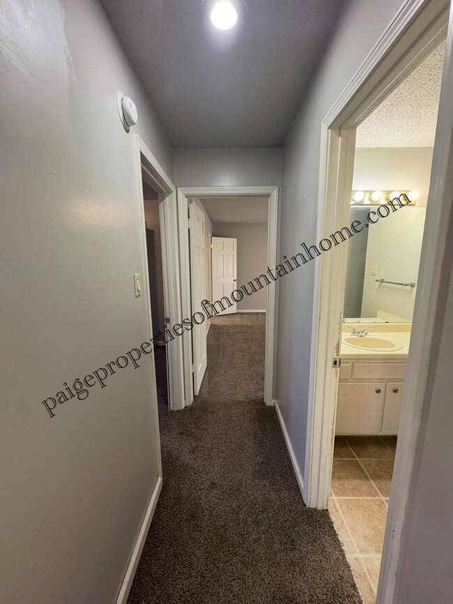 Building Photo - 605 Cooper Estates Dr