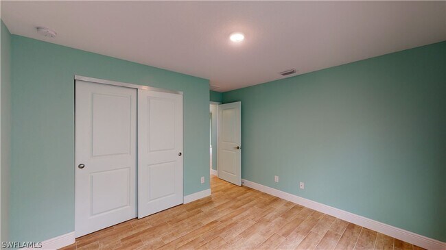 Building Photo - 621 NW 7th Pl