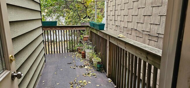 Building Photo - 4528 Brown St