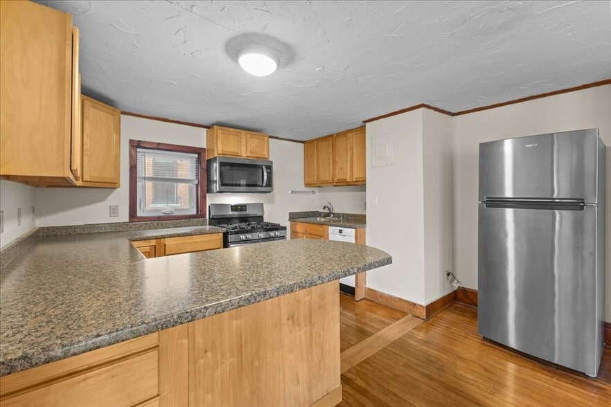 Building Photo - 114-116 South Champlain Street