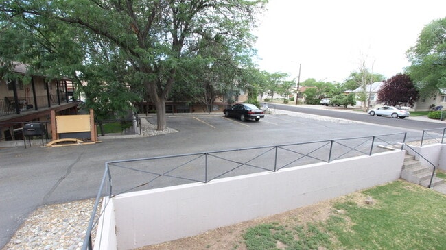 Building Photo - 1425 Bunting Ave