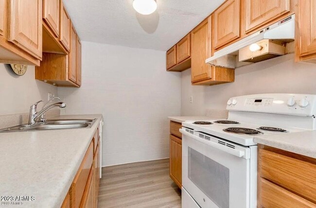 Building Photo - 1087 N 84th Pl