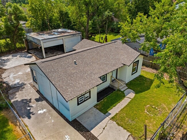 Building Photo - 7121 Sidney St
