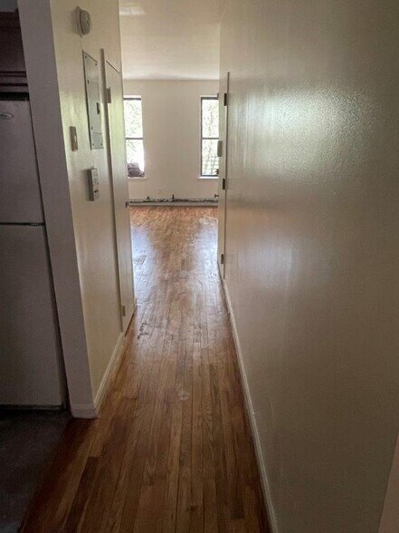 Building Photo - 248 Madison St