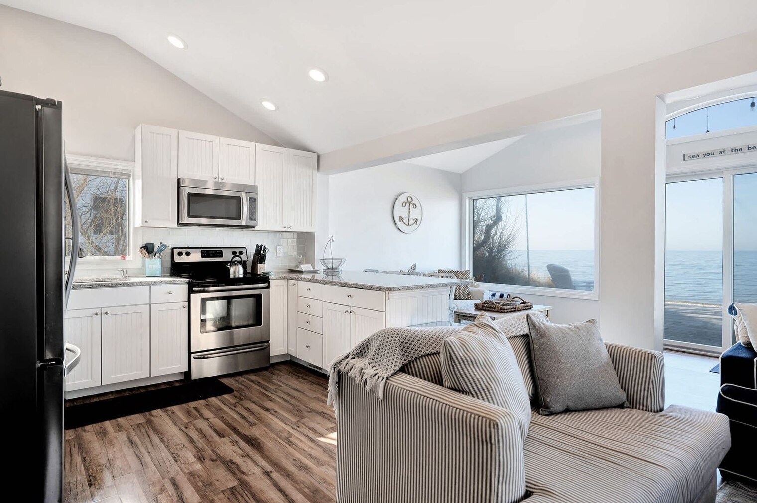 Building Photo - 212 Creek Rd