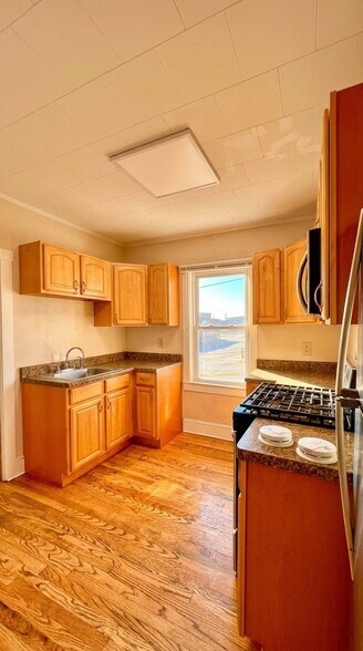 Building Photo - 45 Slater St