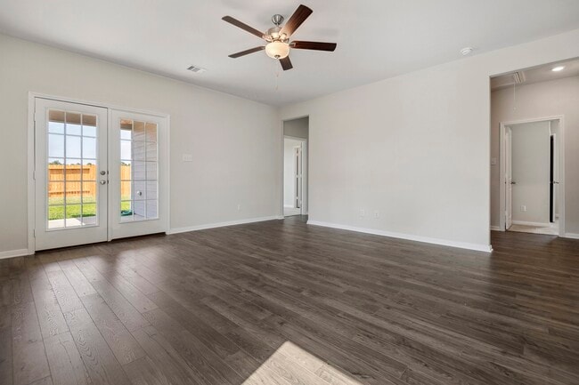 Building Photo - 15463 Maple Ter Dr