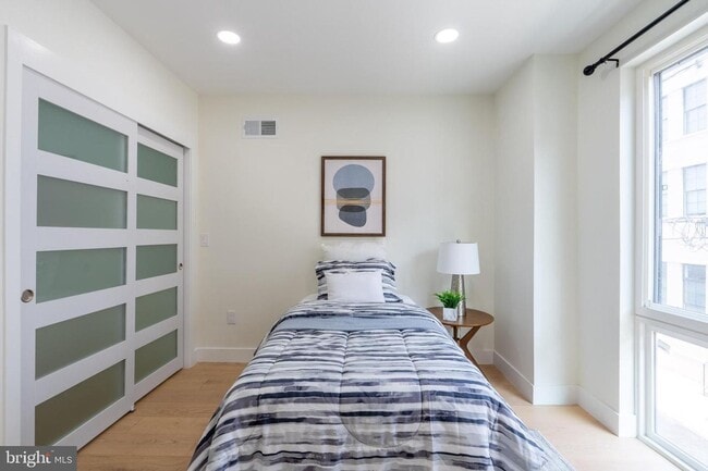 Building Photo - WOW brand new with Deck