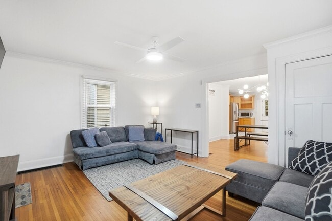 Building Photo - 2 Bed 2 Bath in Oakley!