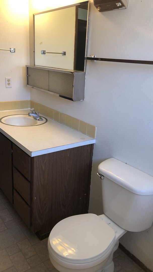 Building Photo - 2125 NW Turner Dr