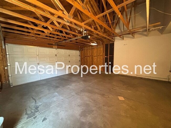Building Photo - 13539 Merry Oaks St