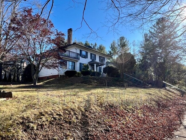 Building Photo - 105 Edwin Pl